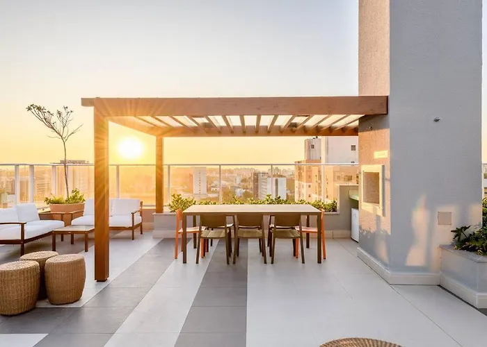 Life Experience, Netflix, Pool, Rooftop