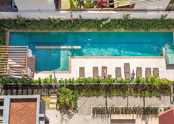 Life Experience, Netflix, Pool, Rooftop *